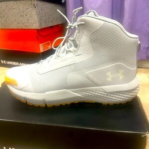 Under armor charged Valsetz Mid with original box